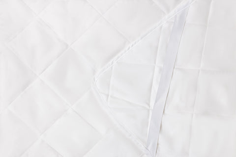 close up shot of ethical bedding's mattress protector